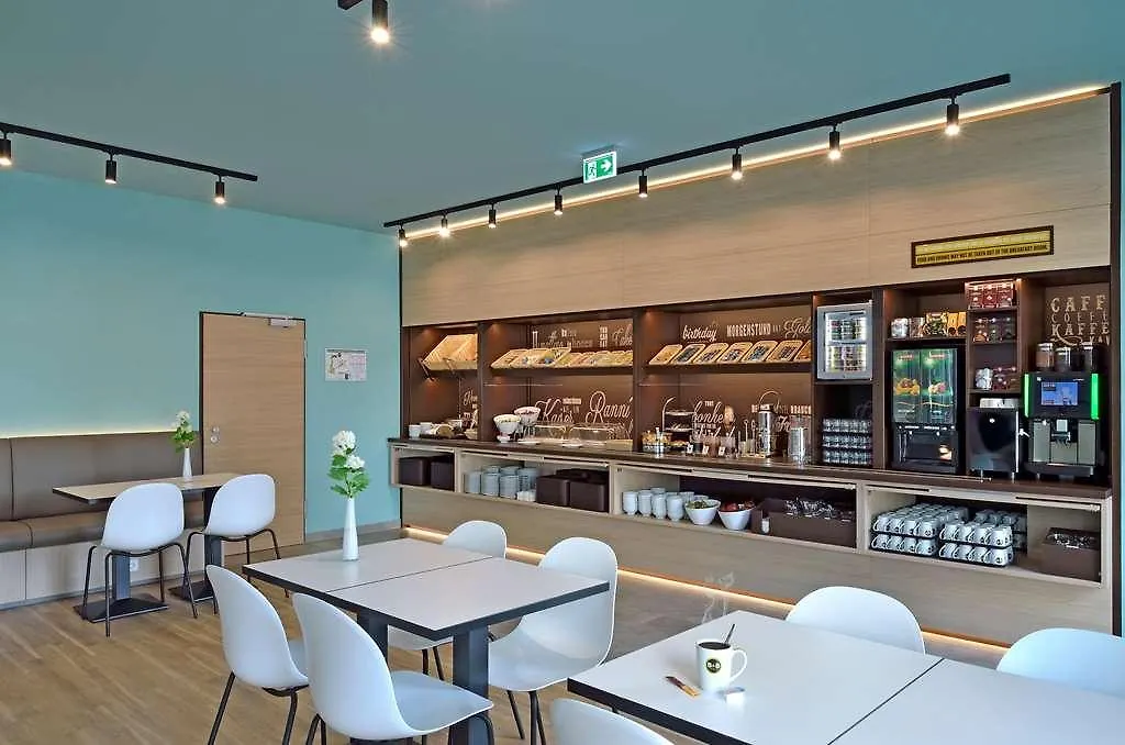 B&B Hotel Neuss 5*,