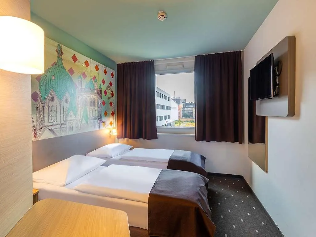 B&B Hotel Neuss 5*,